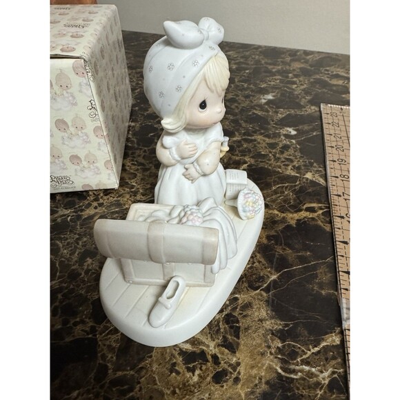 precious moments figurine Precious Memories - Picture 10 of 10